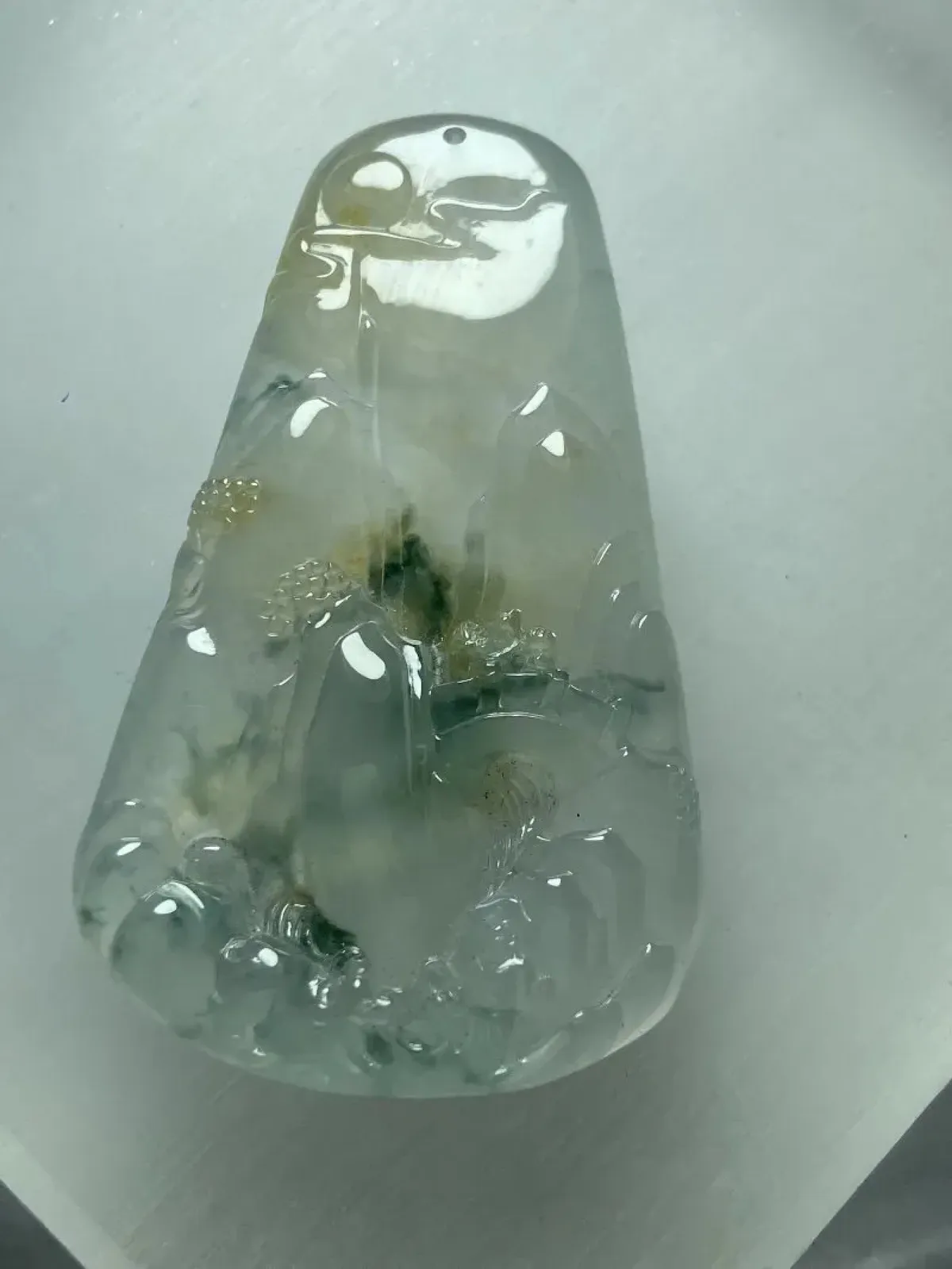 缅甸翡翠A货，有山有水，顺风顺水，平平安安，健健康康，上身效果大气。