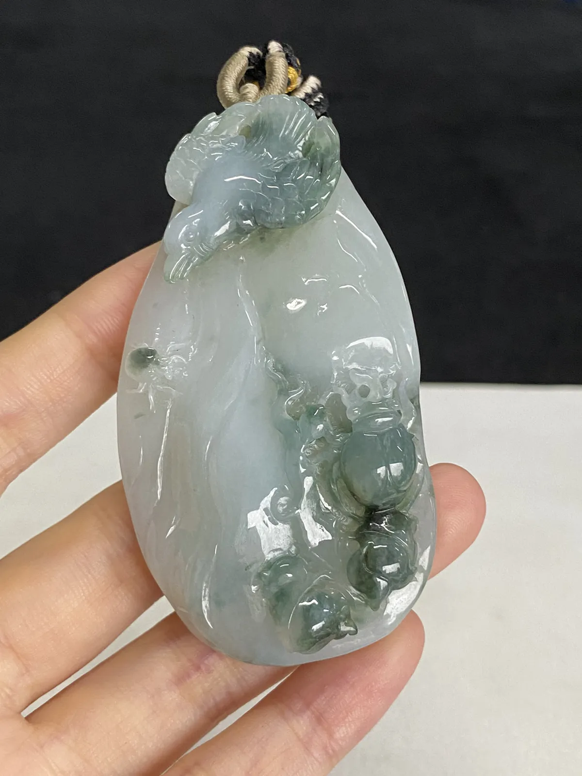 翡翠糯化种飘绿吊坠