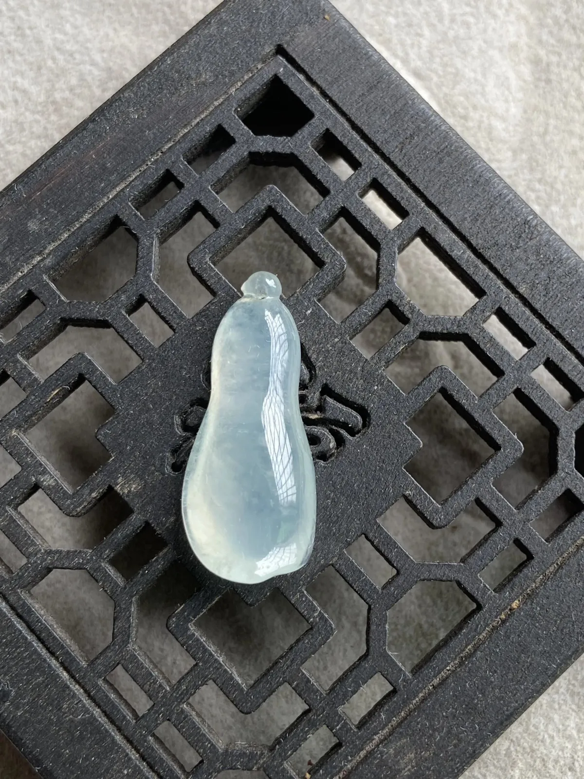 缅甸翡翠A货，福瓜福满人间，事事顺心，快乐平安，上身效果非常美，