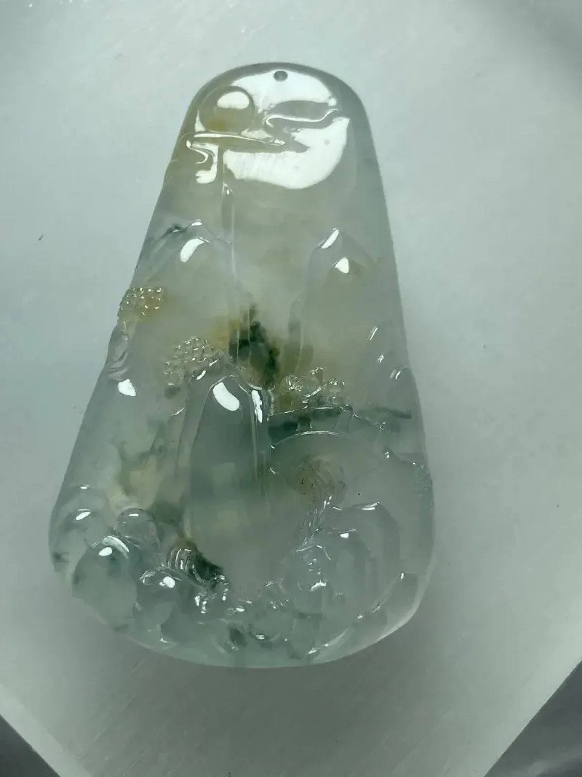 缅甸翡翠A货，有山有水，顺风顺水，平平安安，健健康康，上身效果大气。