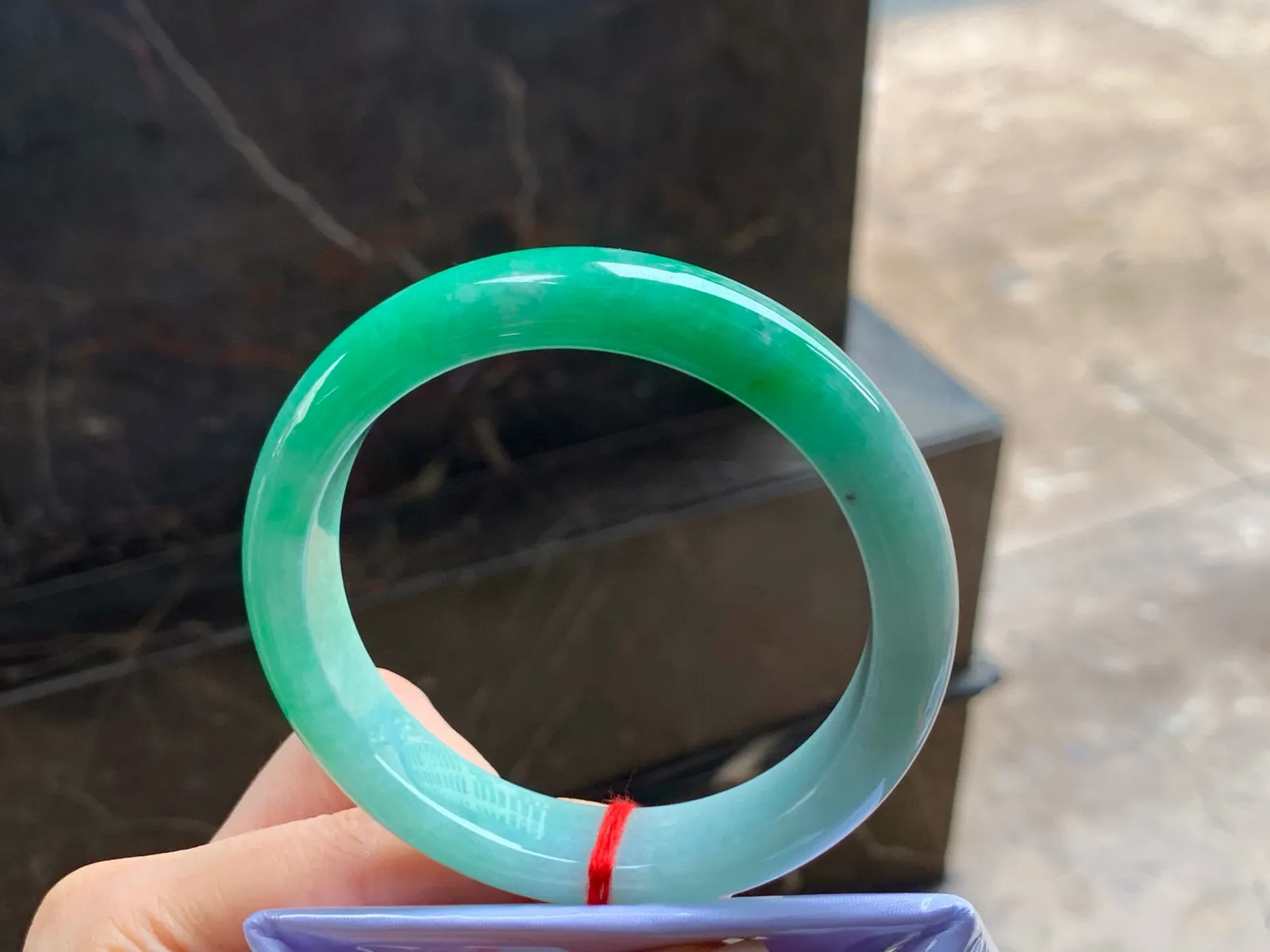 带色手镯
干净清爽 56.6/12.3/8.5mm