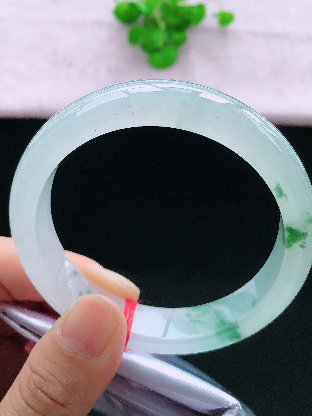 正圈58-59可戴，种老水足，尺寸59/14.2/8.1mm，冰飘花正圈翡翠手镯