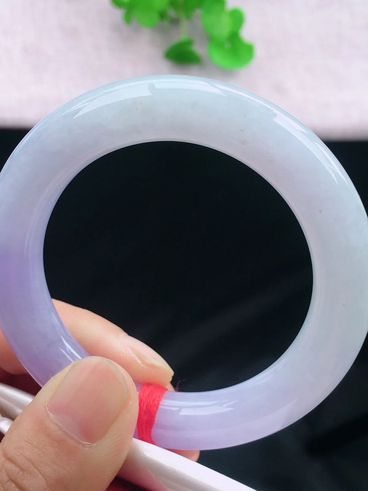 正圈52-53可戴，种老水足，尺寸51.5/10.8/10.8mm，紫罗兰圆条翡翠手镯