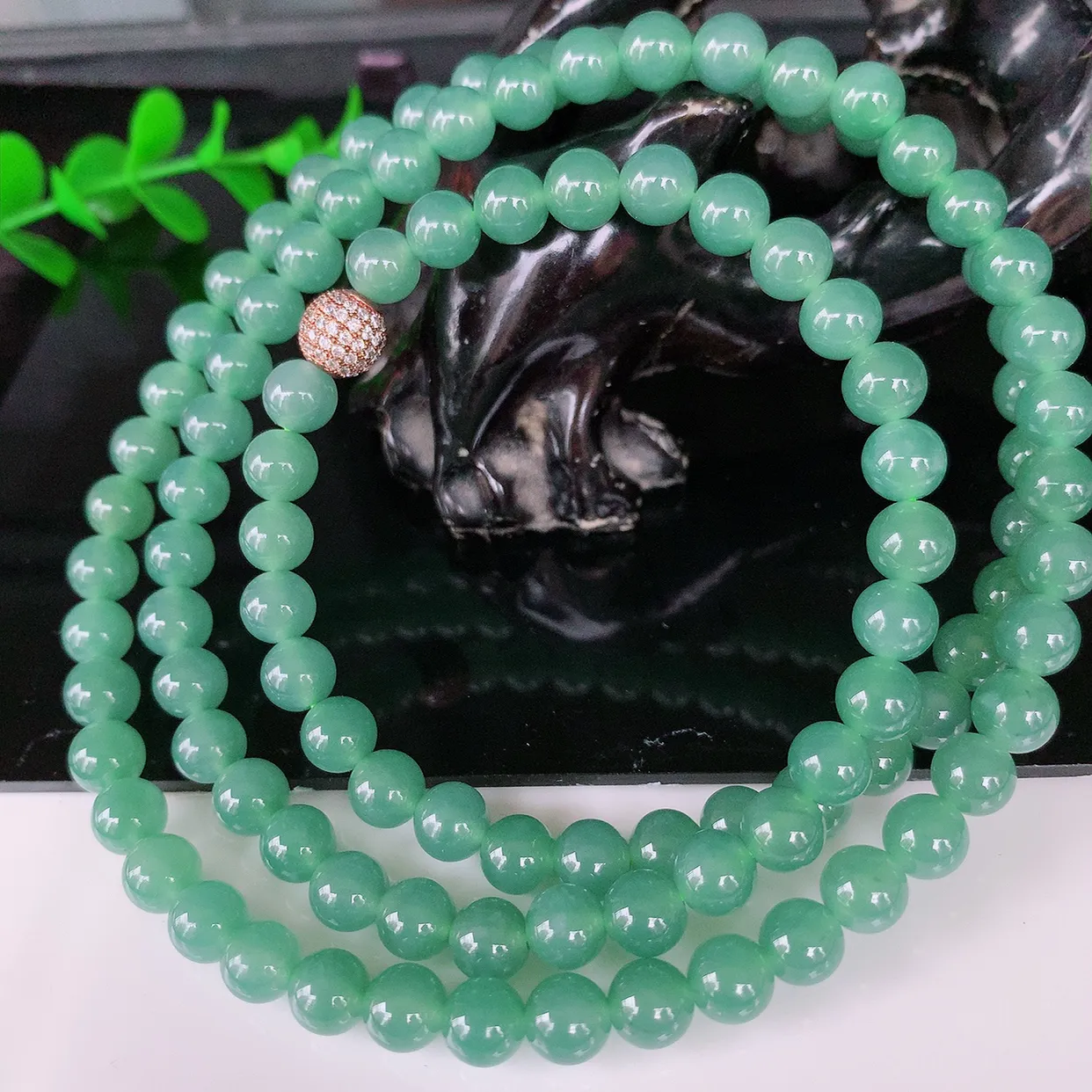 自然光实拍，冰胶满色圆珠翡翠项链，种老水足，冰清玉润  颜色漂亮  #001.1取一尺寸6.5