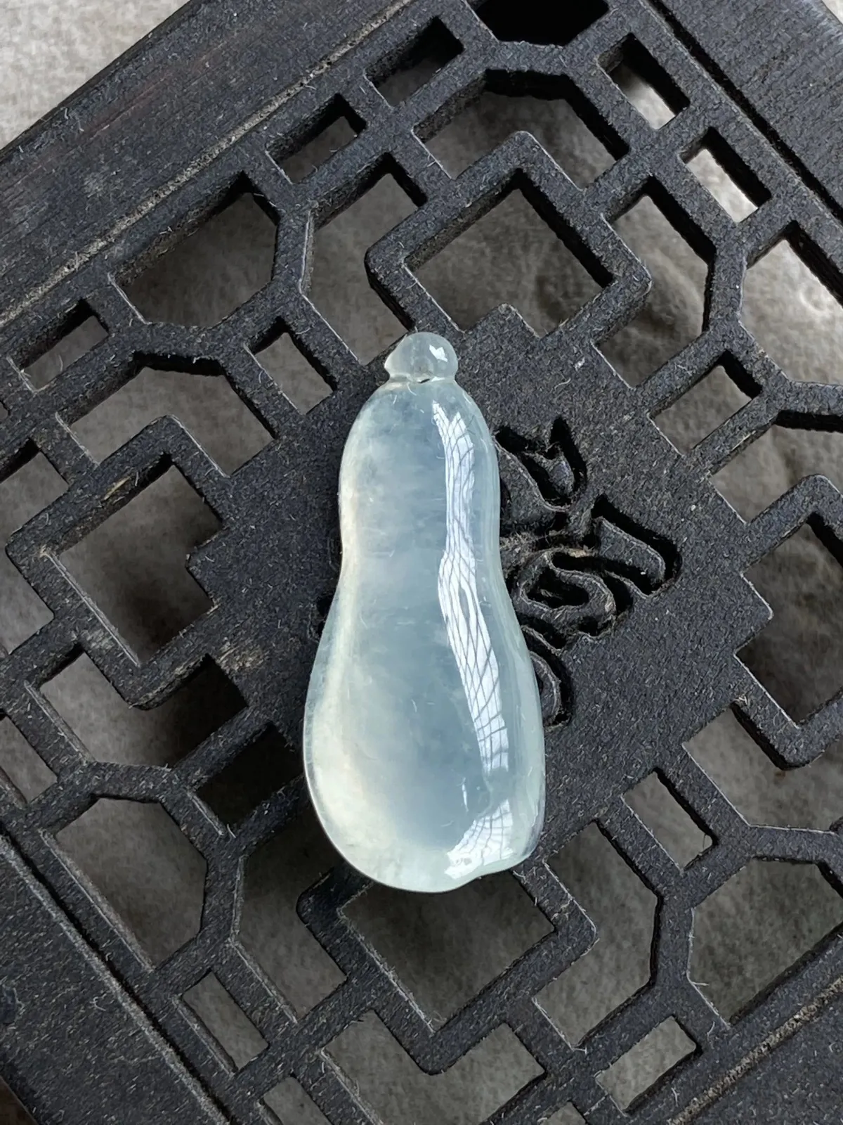 缅甸翡翠A货，福瓜福满人间，事事顺心，快乐平安，上身效果非常美，