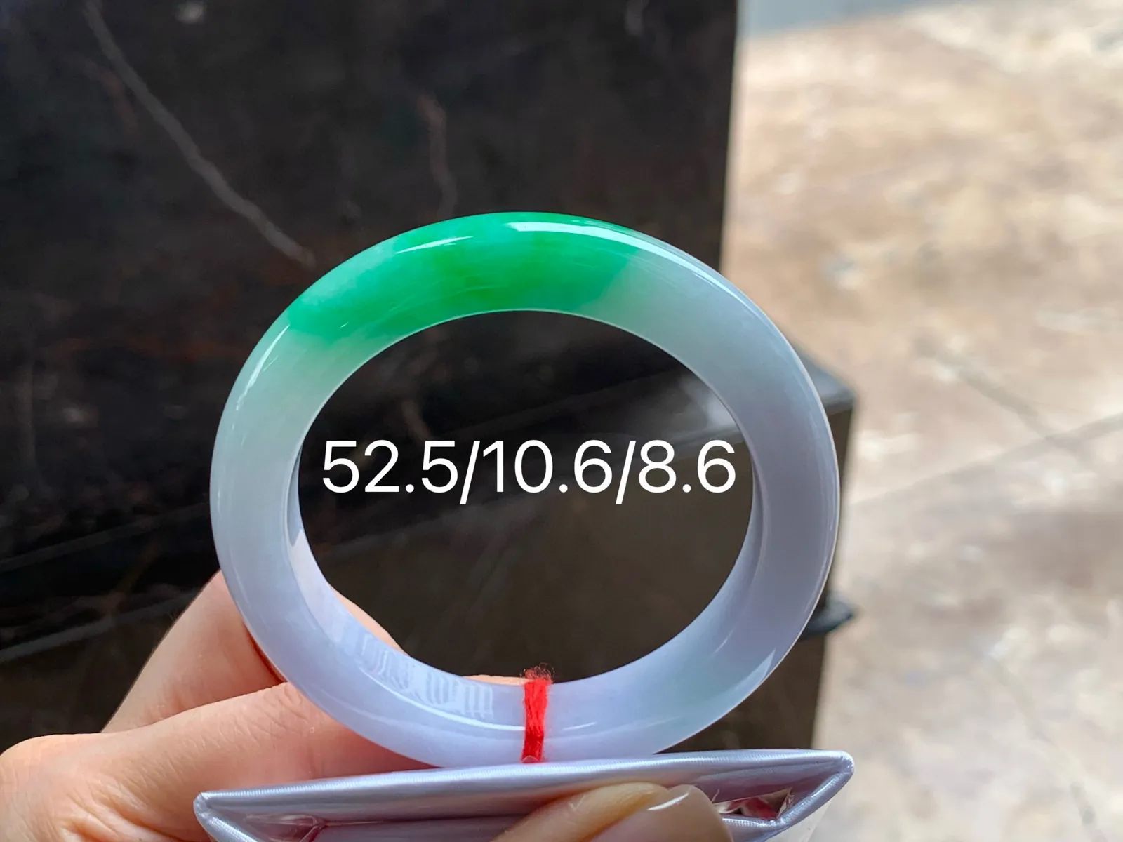 春彩手镯
颜色漂亮 52.5/10.6/8.6mm