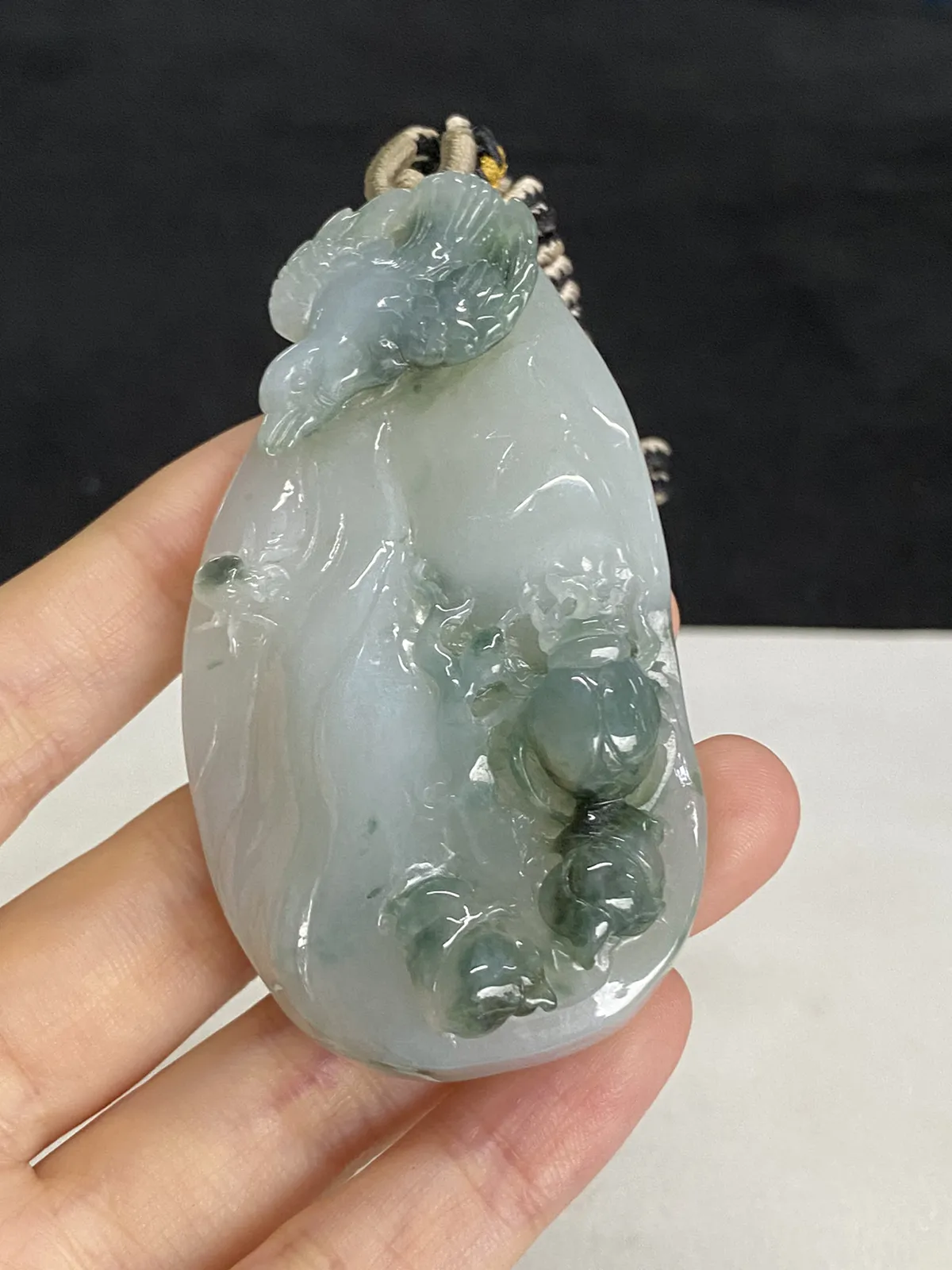 翡翠糯化种飘绿吊坠