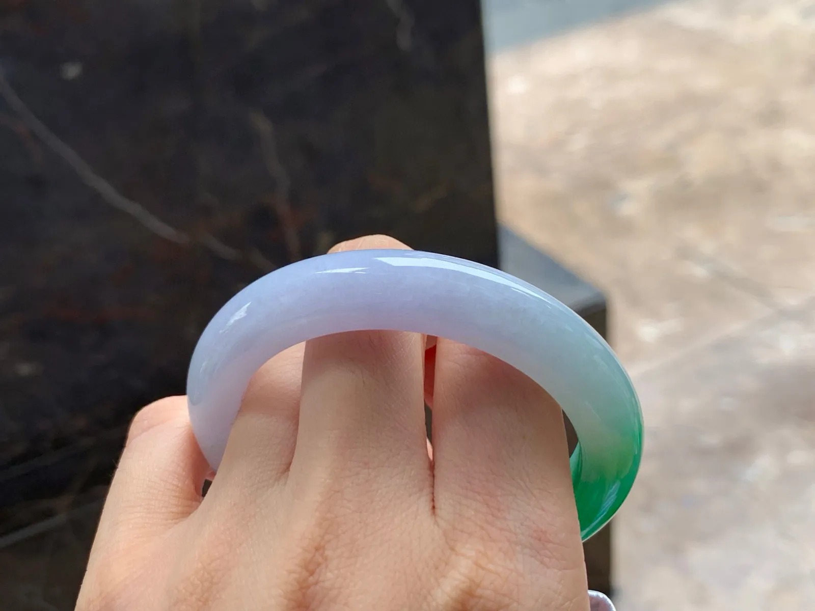 春彩手镯
颜色漂亮 52.5/10.6/8.6mm