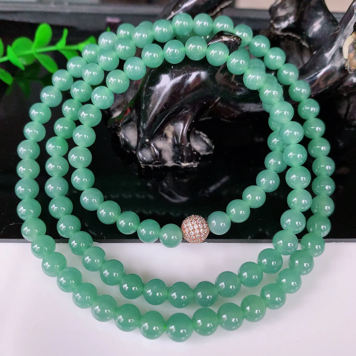 自然光实拍，冰胶满色圆珠翡翠项链，种老水足，冰清玉润  颜色漂亮  #001.1取一尺寸6.5