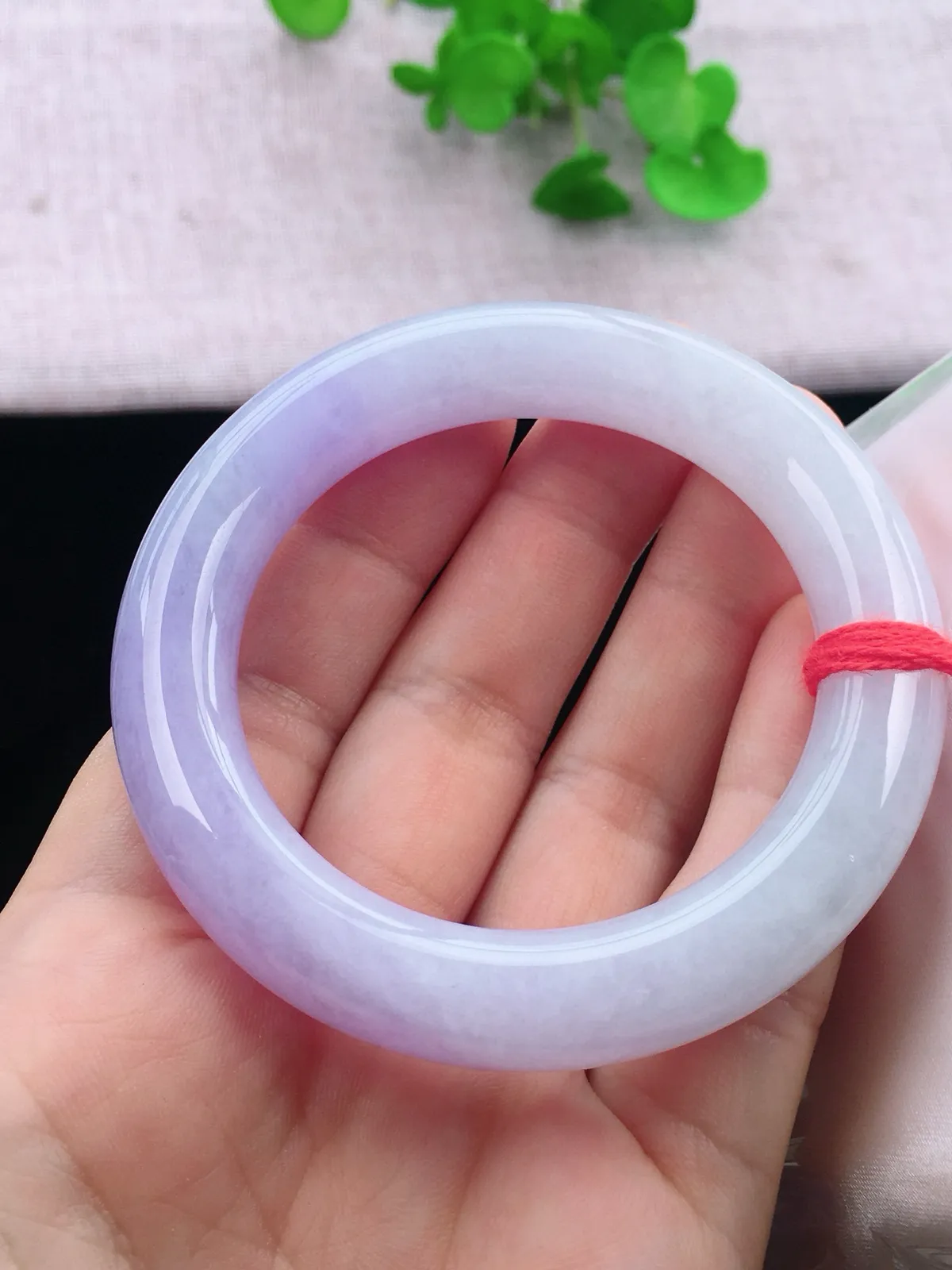 正圈52-53可戴，种老水足，尺寸51.5/10.8/10.8mm，紫罗兰圆条翡翠手镯