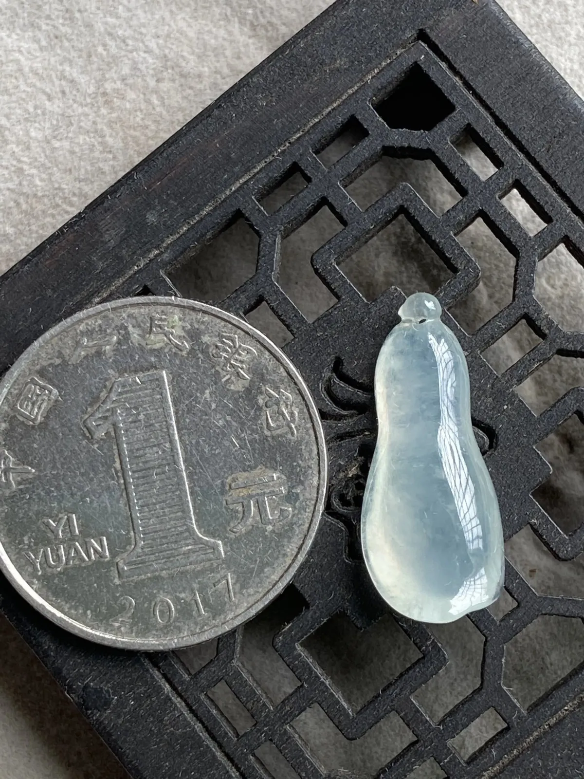 缅甸翡翠A货，福瓜福满人间，事事顺心，快乐平安，上身效果非常美，