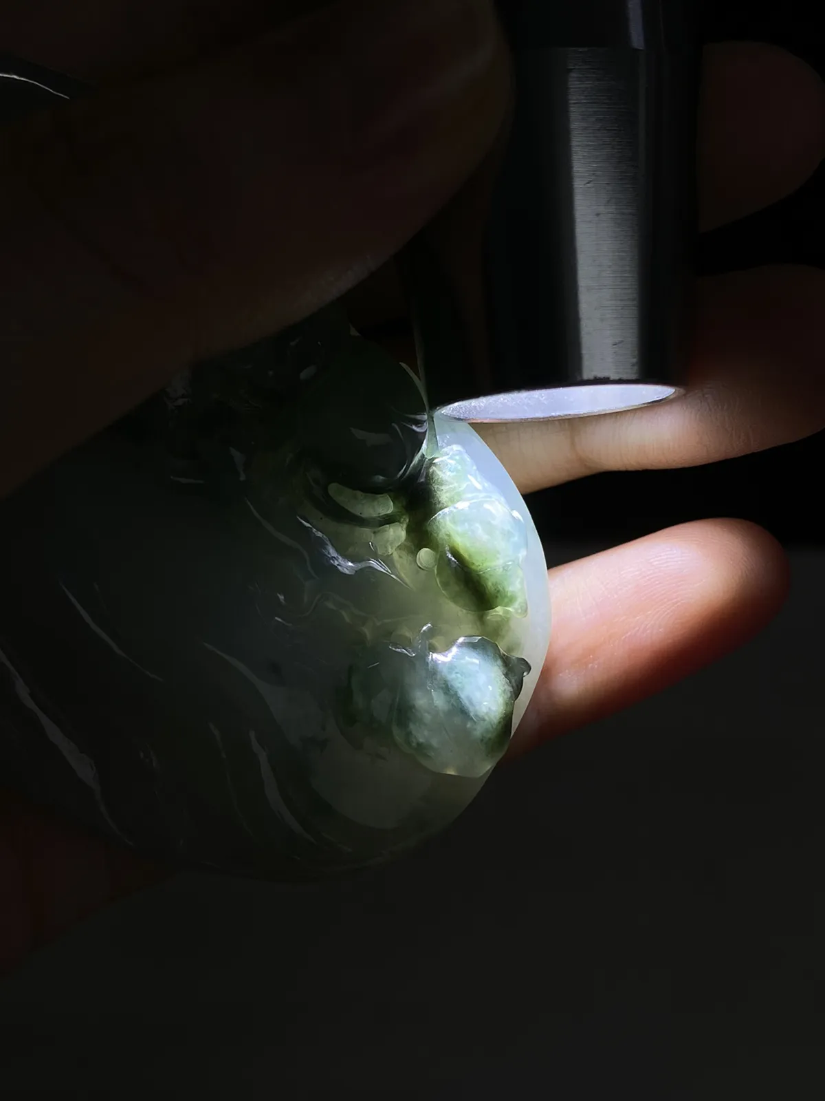 翡翠糯化种飘绿吊坠