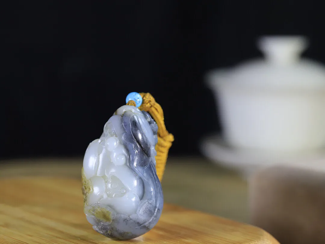 新疆和田青花籽料蝶恋花挂件 玉质温润细腻 尺寸51.5-31.5-20.5mm    FDL-89701976