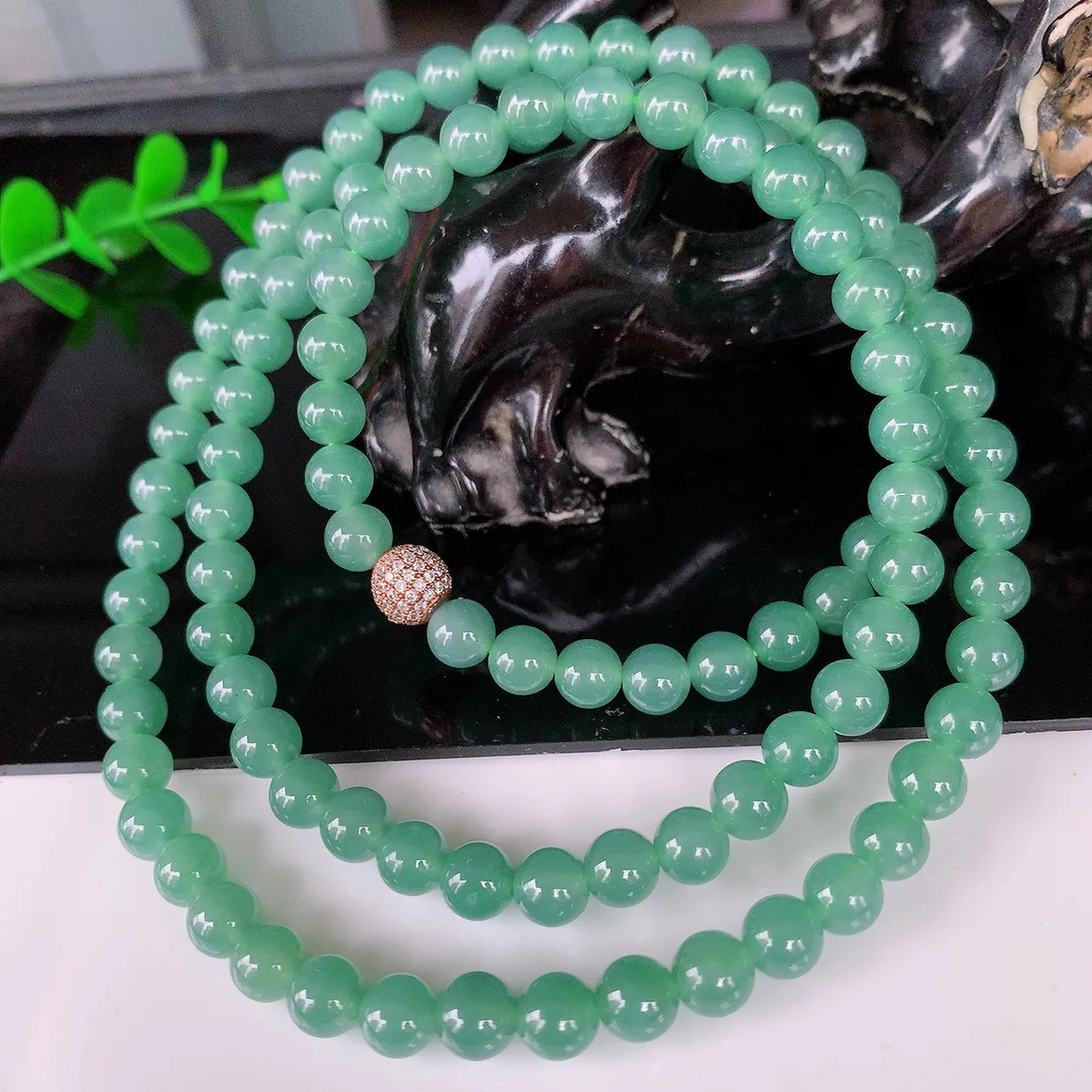 自然光实拍，冰胶满色圆珠翡翠项链，种老水足，冰清玉润  颜色漂亮  #001.1取一尺寸6.5