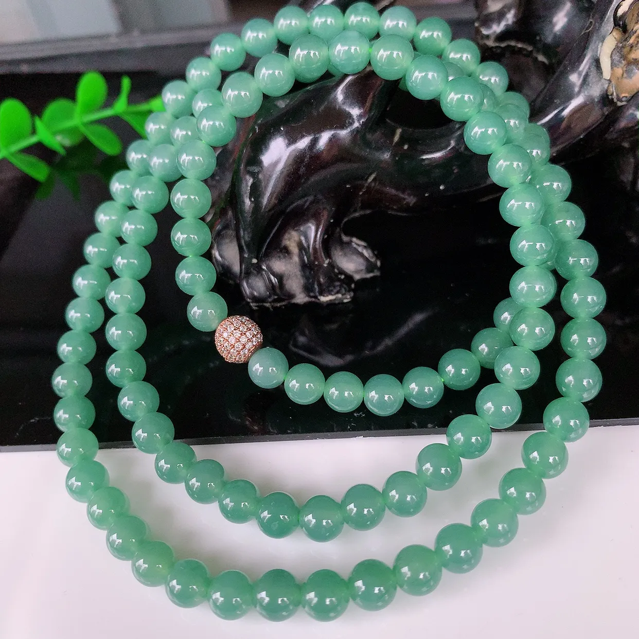 自然光实拍，冰胶满色圆珠翡翠项链，种老水足，冰清玉润  颜色漂亮  #001.1取一尺寸6.5