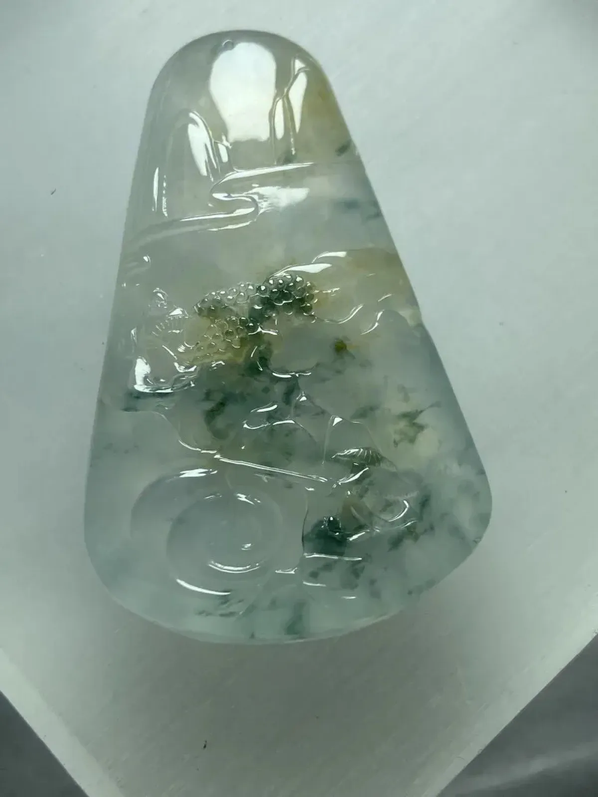 缅甸翡翠A货，有山有水，顺风顺水，平平安安，健健康康，上身效果大气。