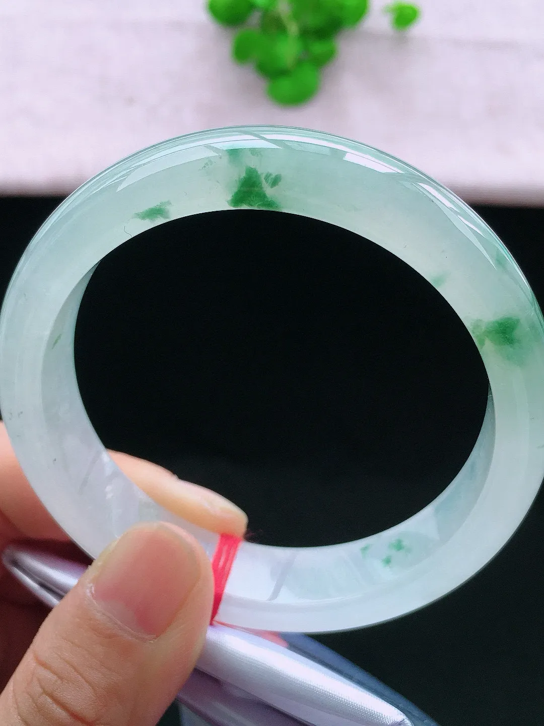 正圈58-59可戴，种老水足，尺寸59/14.2/8.1mm，冰飘花正圈翡翠手镯