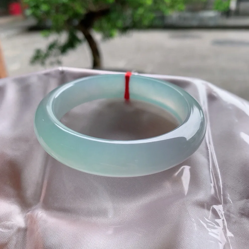 正圈高冰绿 无瑕 尺寸:54.7/12.9/7.6 种色兼备