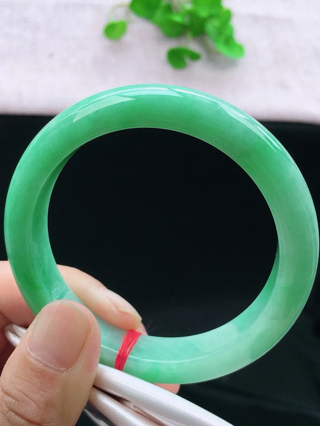 正圈56-57可戴，种老水足，尺寸56.5/12/7.8mm，满绿正圈翡翠手镯