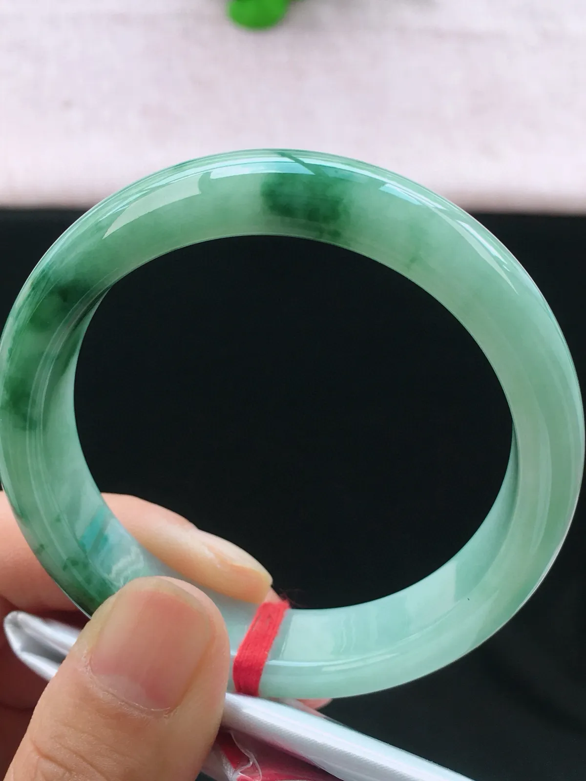 正圈54-55可戴，种老水足，尺寸55/13.5/8mm，冰飘花正圈翡翠手镯