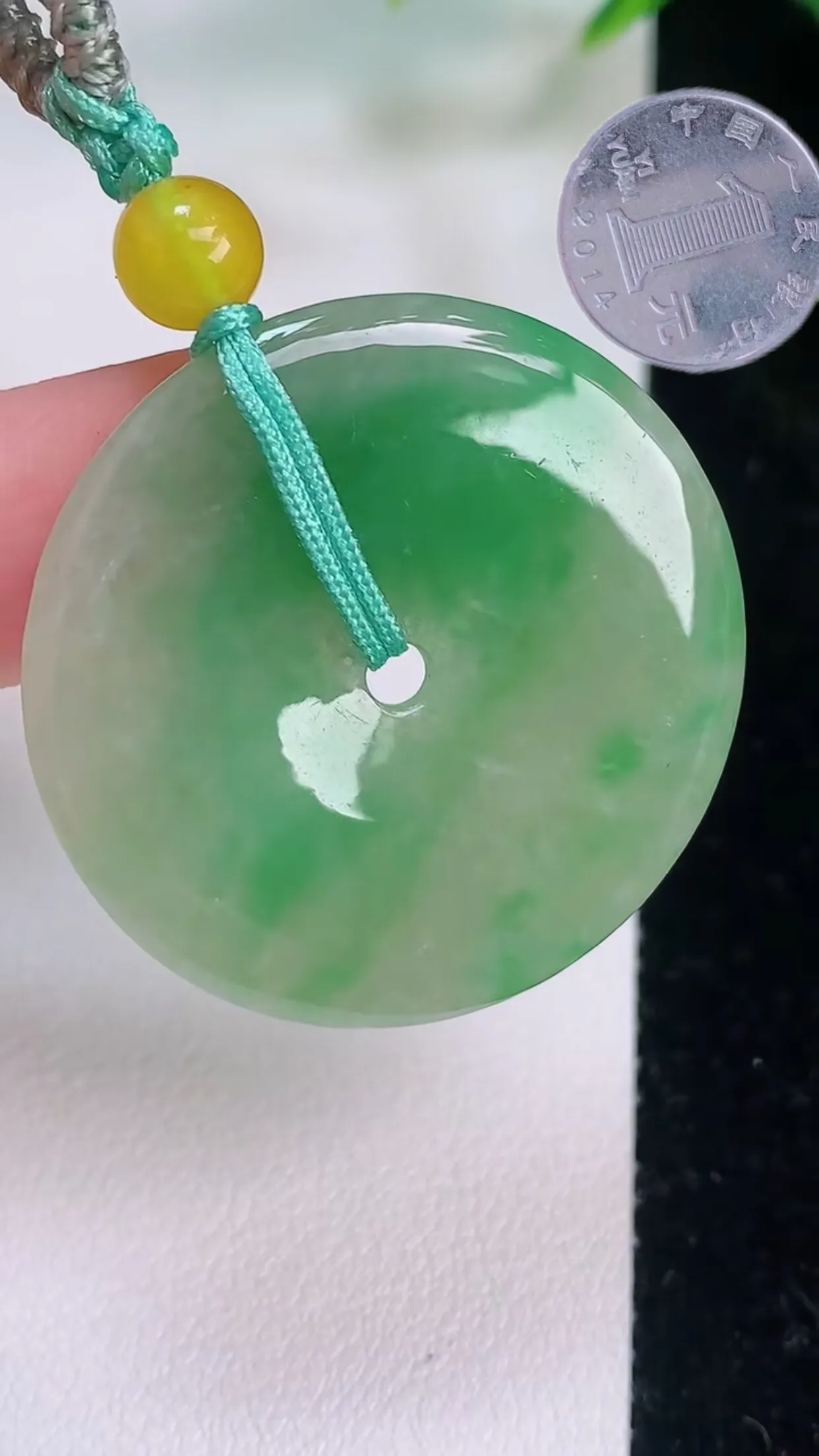 缅甸天然翡翠a货 老坑料起胶冰润 黄加绿平安扣吊坠，尺寸33.5-3.6mm  y  9.05