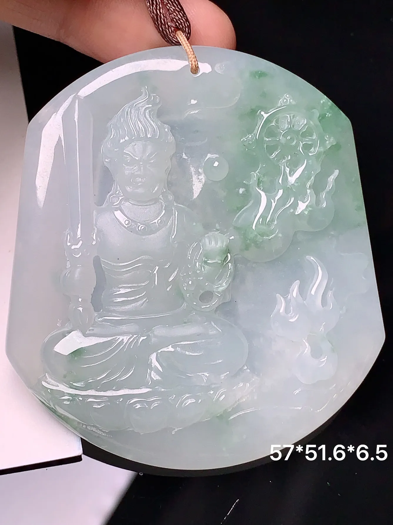 飘绿不动冥王吊坠 玉质细腻 水润亮眼 色泽艳丽 整体尺寸57*51.6*6.5