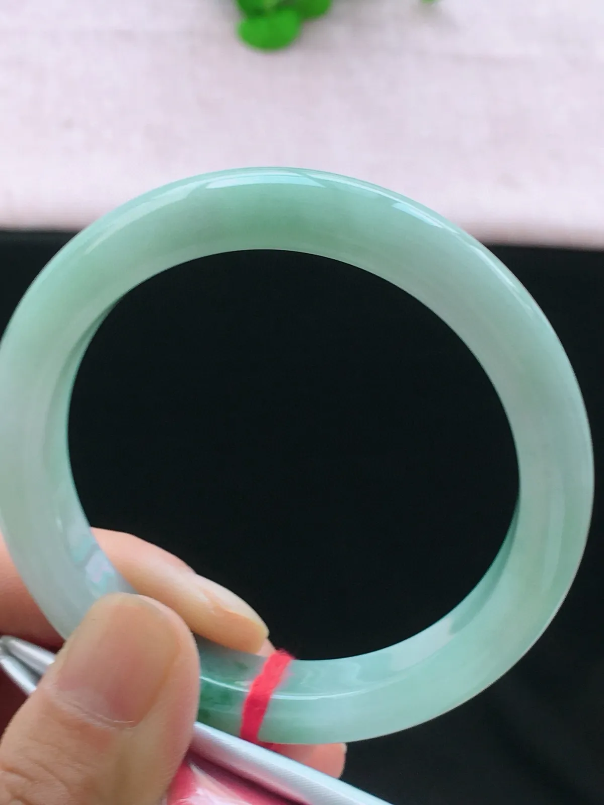 正圈55-56可戴，种老水足，尺寸56/10.8/8.2mm，冰飘花正圈翡翠手镯