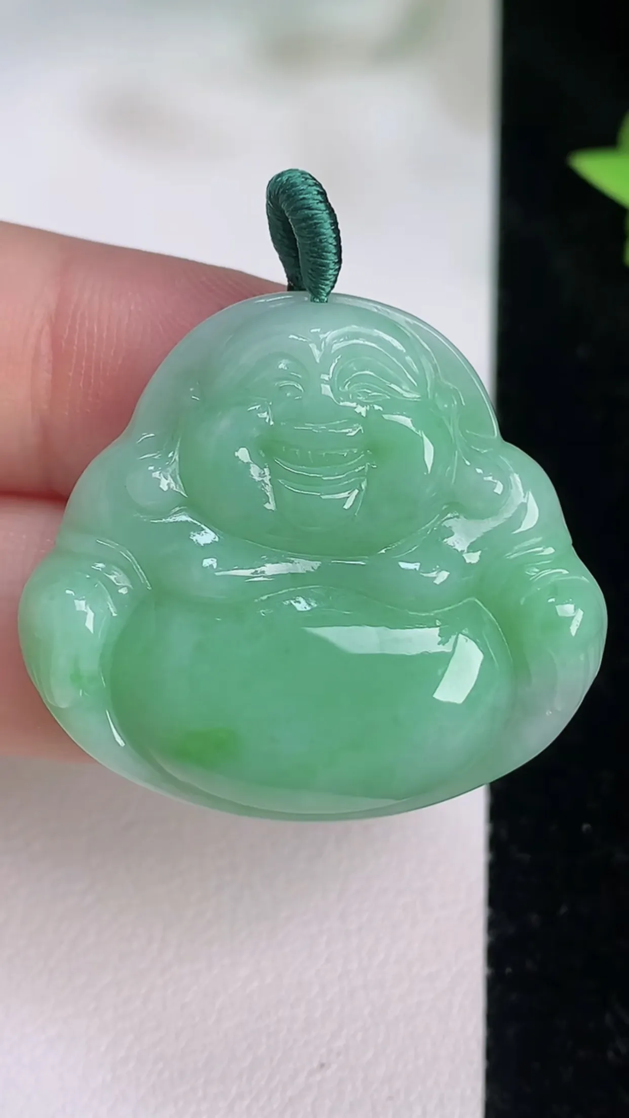 缅甸天然翡翠a货 老坑料起胶冰润 满绿笑口常开 佛公吊坠，尺寸29.6-32.6-6mm y 9.79