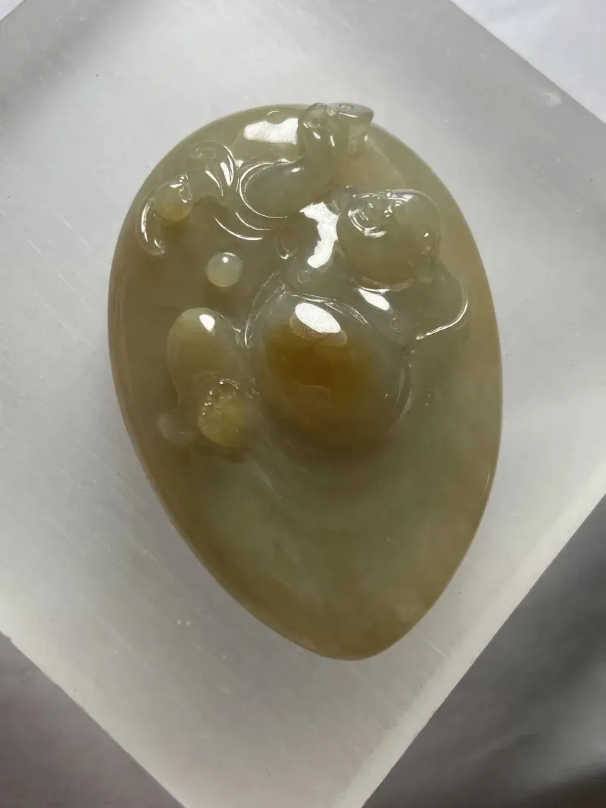 缅甸翡翠A货，佛在心中，平平安安，健健康康，佛在眼前，上身效果大气