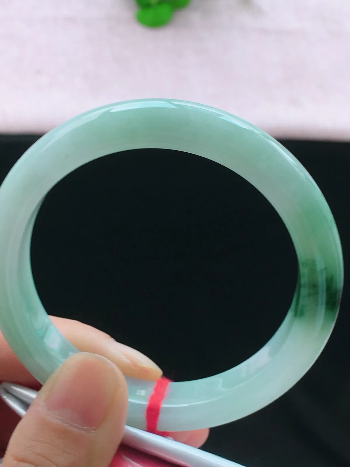 正圈55-56可戴，种老水足，尺寸56/10.8/8.2mm，冰飘花正圈翡翠手镯