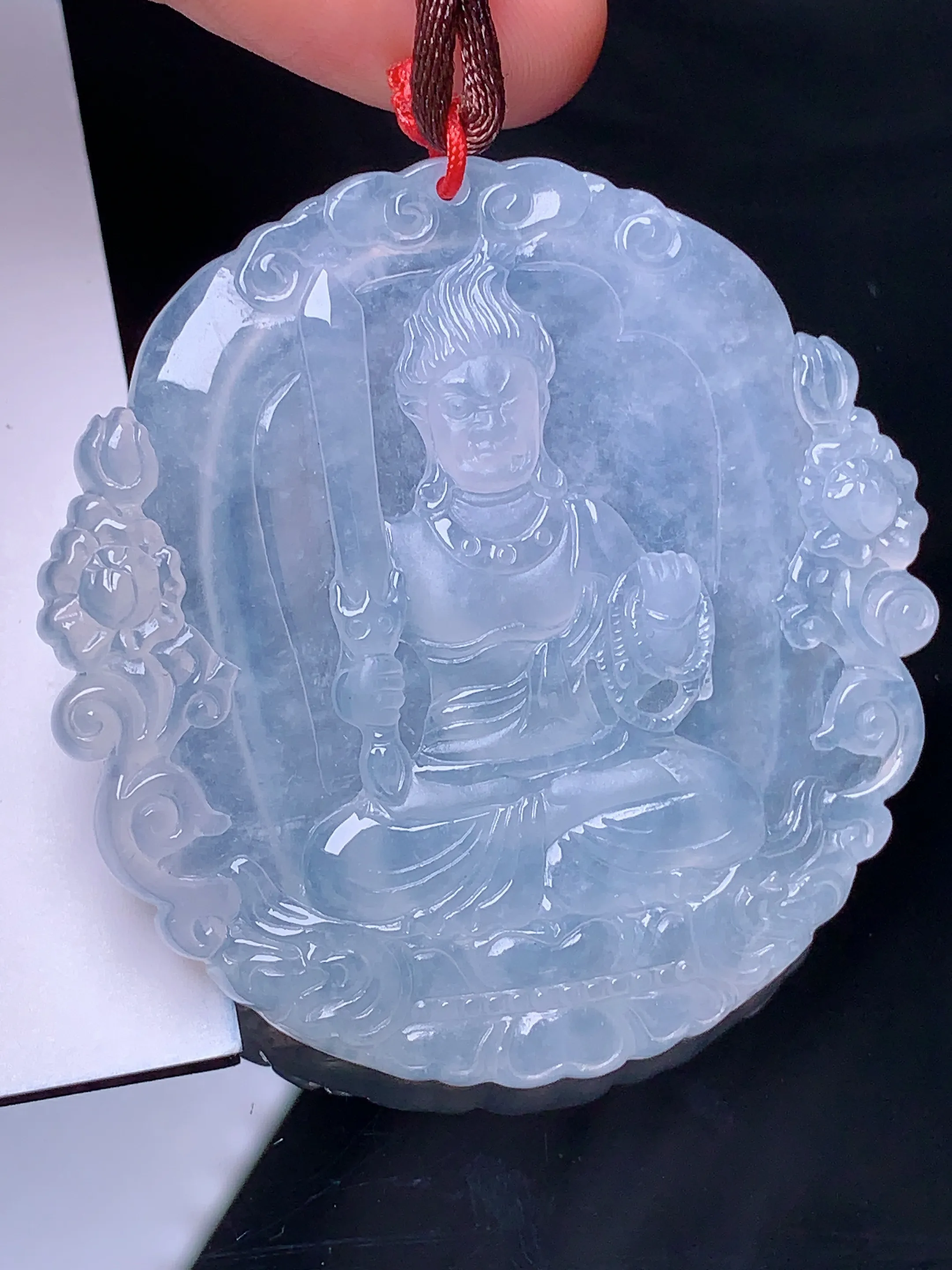 冰种不动冥王吊坠 玉质细腻 水润亮眼 色泽艳丽 整体尺寸51.6*50.3*5.3