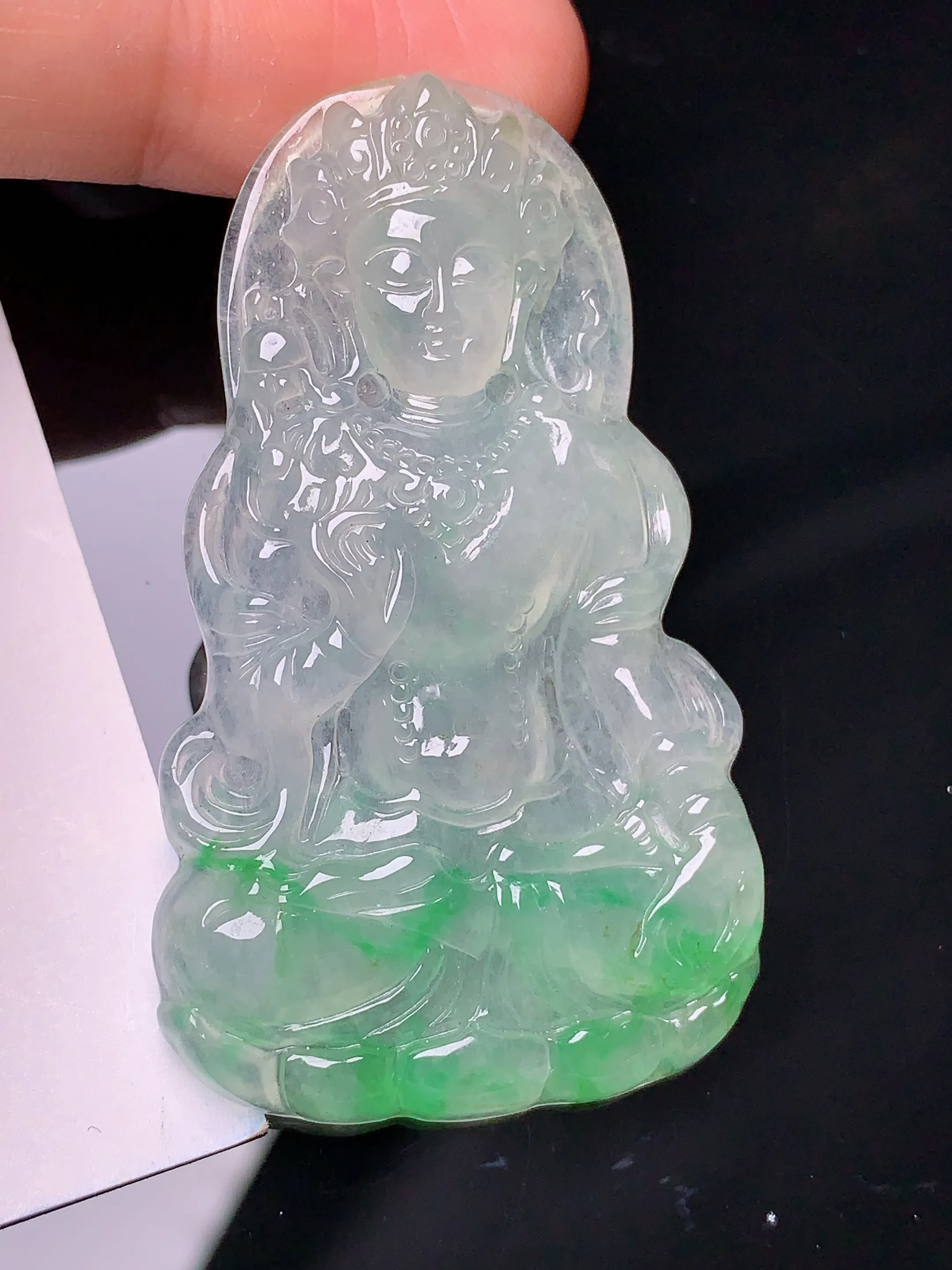 飘绿度母吊坠 玉质细腻 水润亮眼 色泽艳丽 整体尺寸50.5*30*4.8