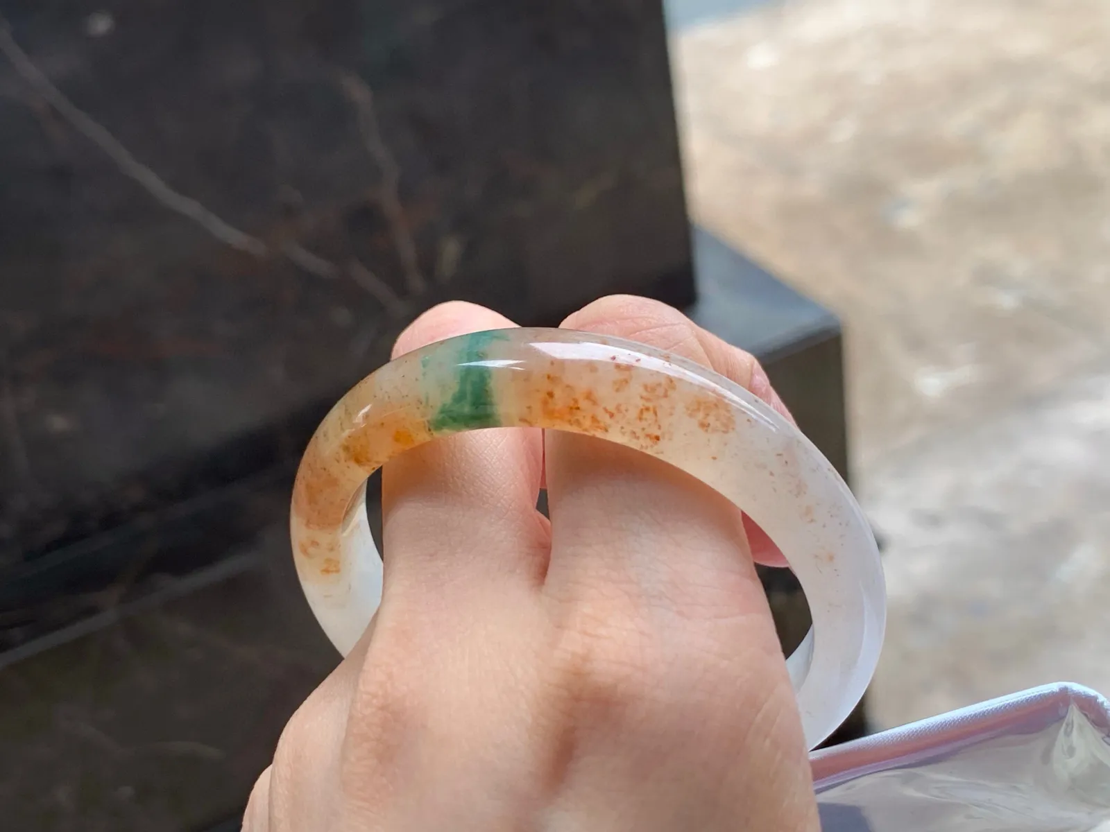 冰黄飘花手镯
独特54/12/7.5mm