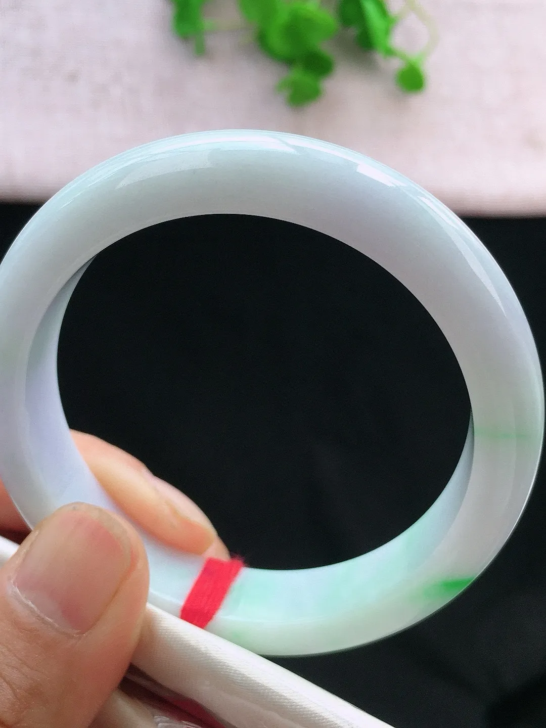 正圈54-55可戴，种老水足，尺寸54.6/12/8.8mm，春彩正圈翡翠手镯