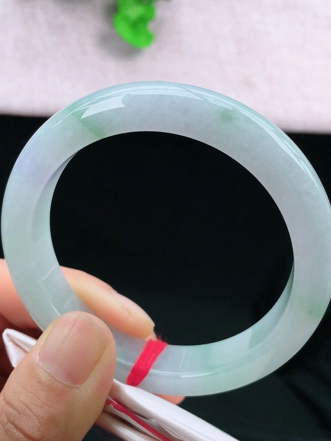 正圈55-56可戴，种老水足，尺寸55.8/11.9/8.8mm，冰飘花正圈翡翠手镯