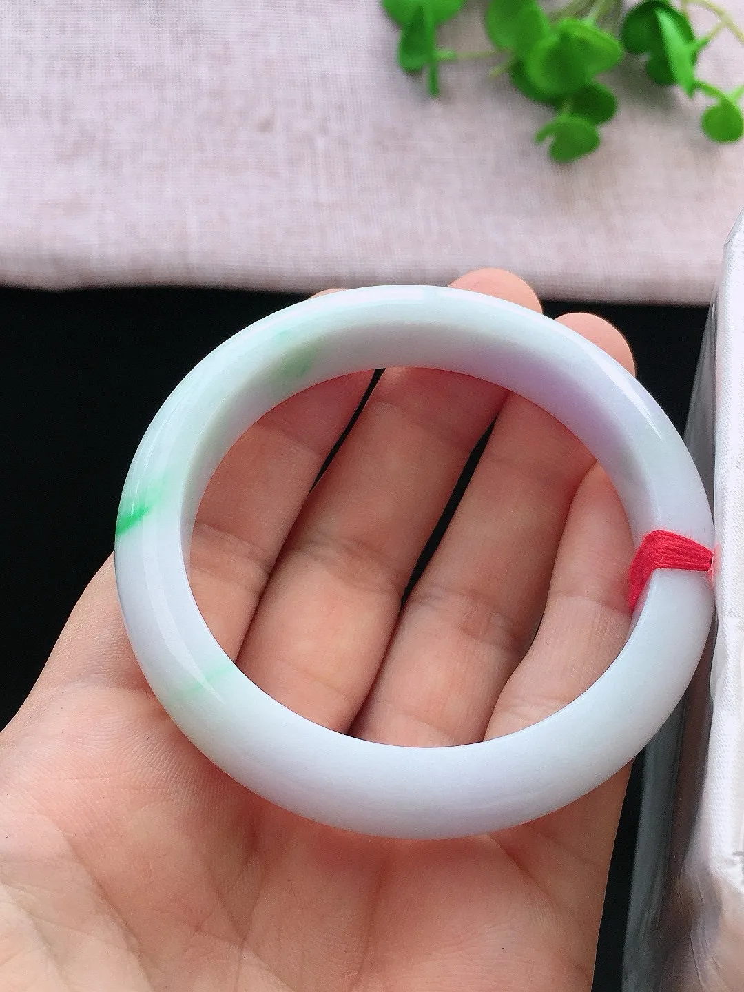 正圈54-55可戴，种老水足，尺寸54.6/12/8.8mm，春彩正圈翡翠手镯