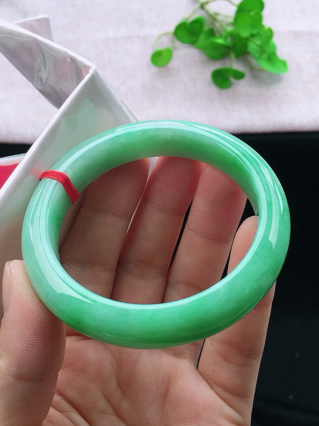 正圈56-57可戴，种老水足，尺寸56.5/12/7.8mm，满绿正圈翡翠手镯