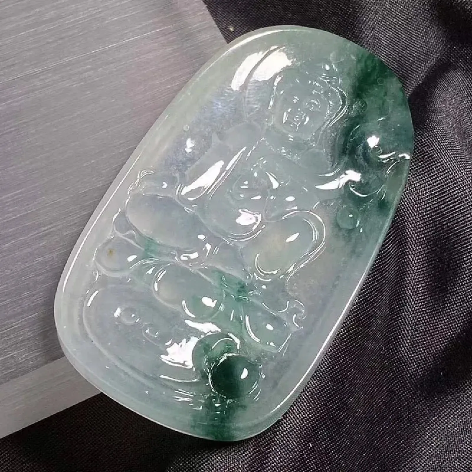 缅甸翡翠A货，正装立体莲花观音，平平安安，健健康康，冰透水润，上身效果大气