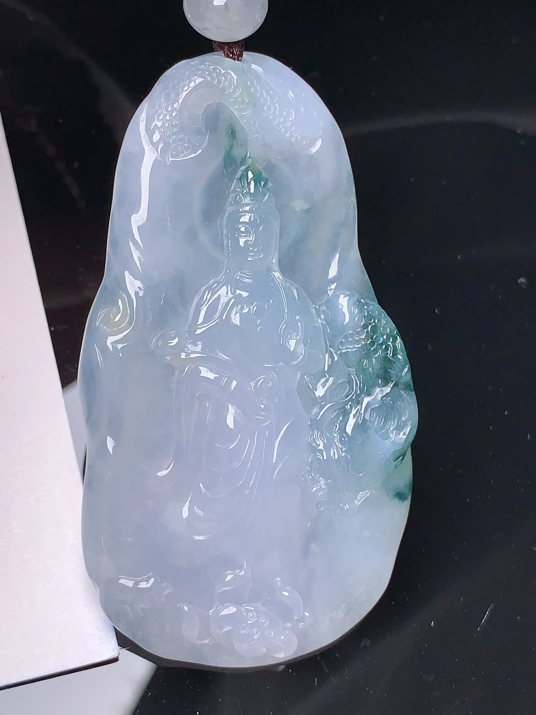 飘绿盘龙观音吊坠 玉质细腻 水润亮眼 色泽艳丽 整体尺寸60.5*33.2*6.6