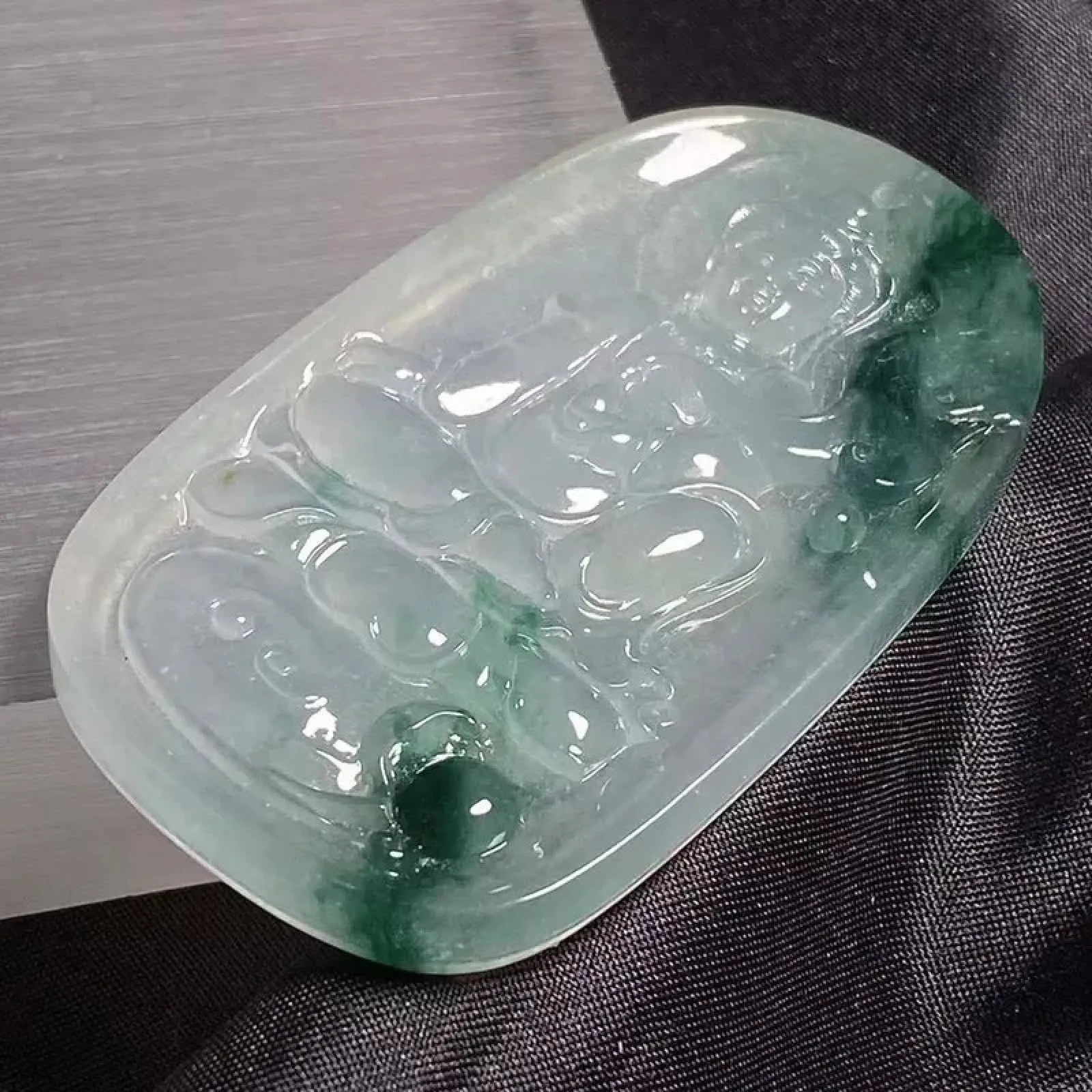 缅甸翡翠A货，正装立体莲花观音，平平安安，健健康康，冰透水润，上身效果大气