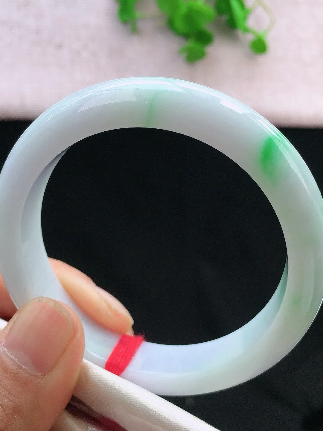 正圈54-55可戴，种老水足，尺寸54.6/12/8.8mm，春彩正圈翡翠手镯