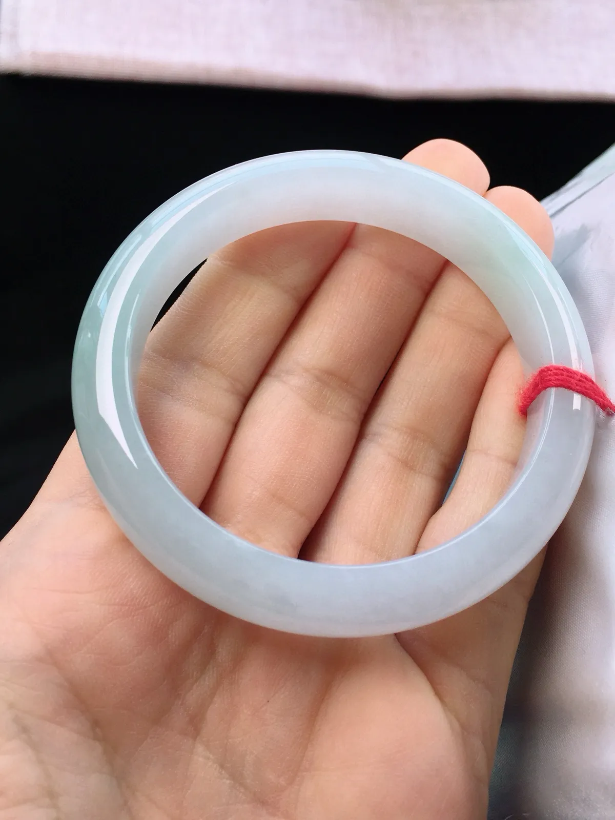 正圈53-54可戴，种老水足，尺寸54/11.2/7.5mm，底色正圈翡翠手镯