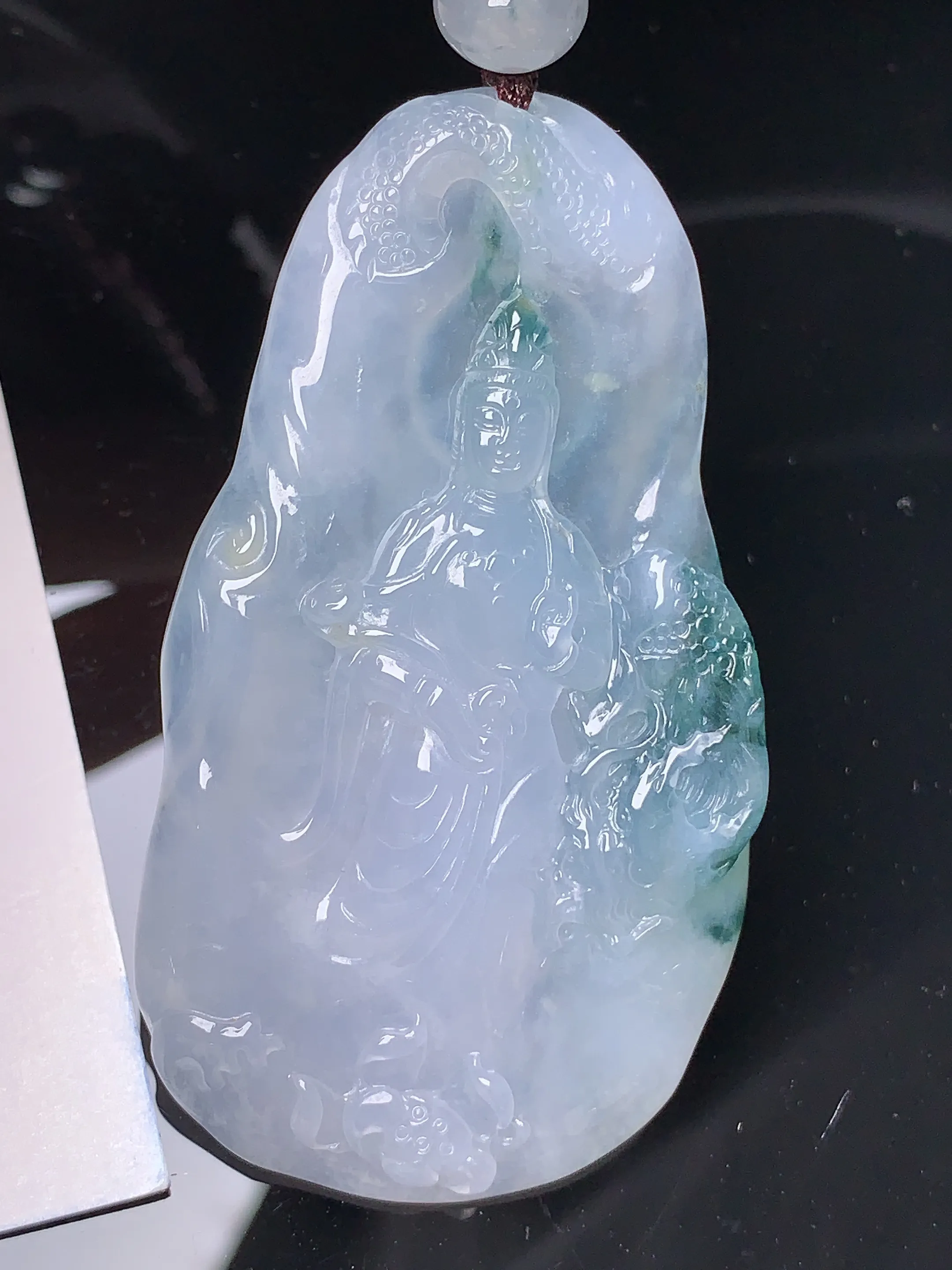 飘绿盘龙观音吊坠 玉质细腻 水润亮眼 色泽艳丽 整体尺寸60.5*33.2*6.6