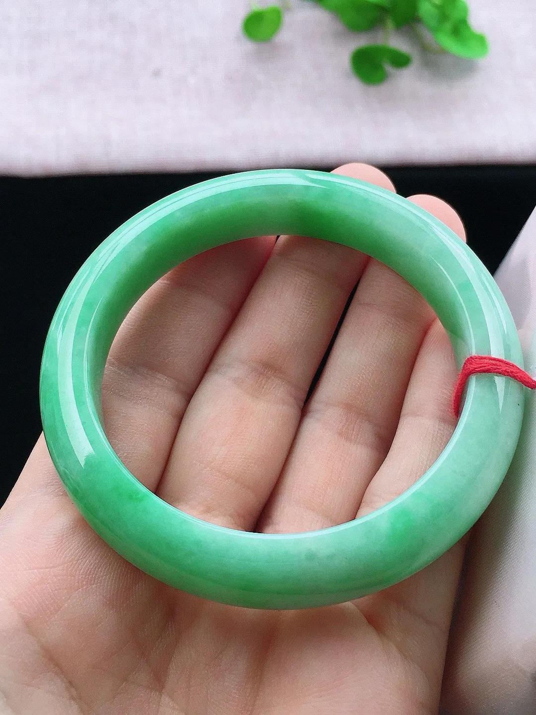 正圈56-57可戴，种老水足，尺寸56.5/12/7.8mm，满绿正圈翡翠手镯