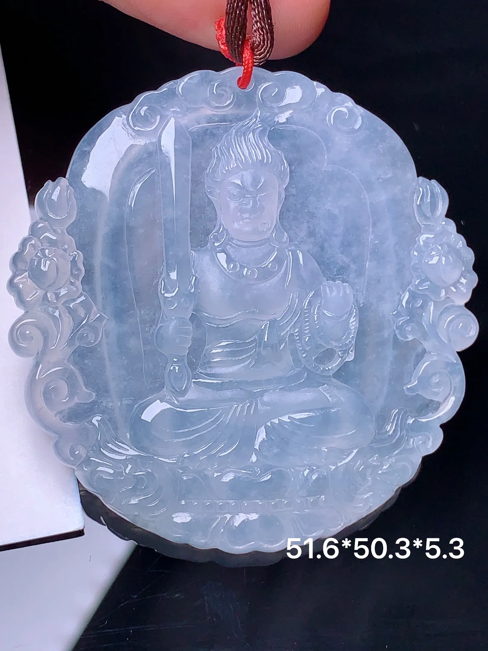 冰种不动冥王吊坠 玉质细腻 水润亮眼 色泽艳丽 整体尺寸51.6*50.3*5.3