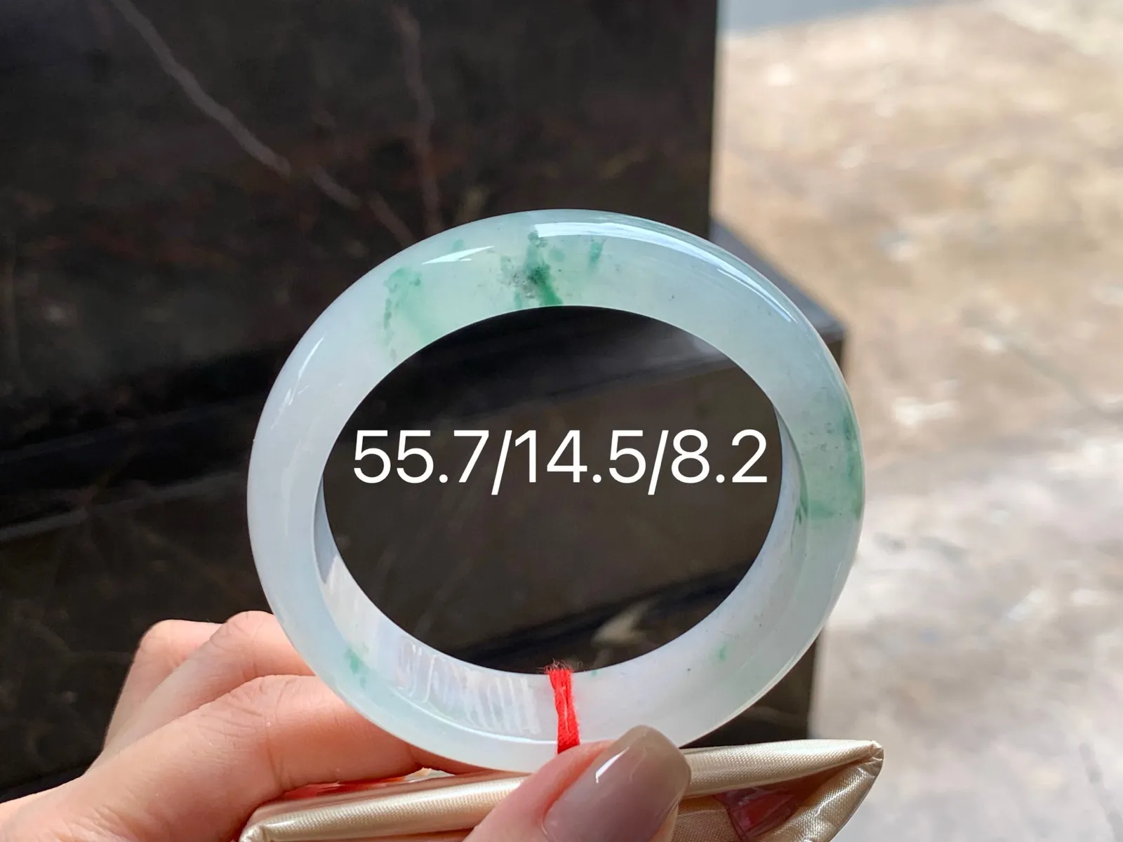 冰飘花手镯
种好55.7/14.5/8.2mm