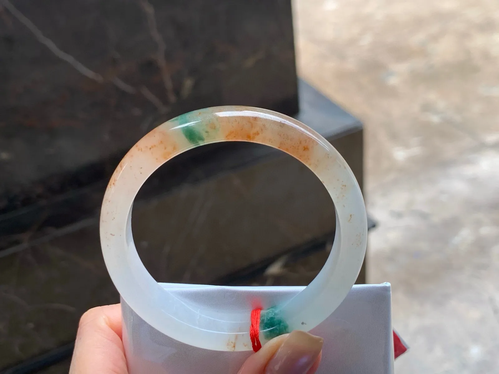 冰黄飘花手镯
独特54/12/7.5mm