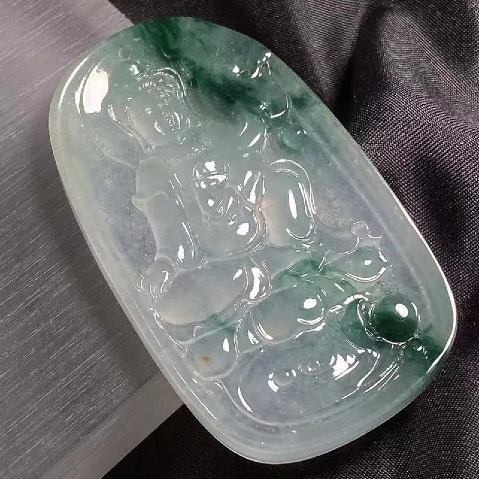 缅甸翡翠A货，正装立体莲花观音，平平安安，健健康康，冰透水润，上身效果大气