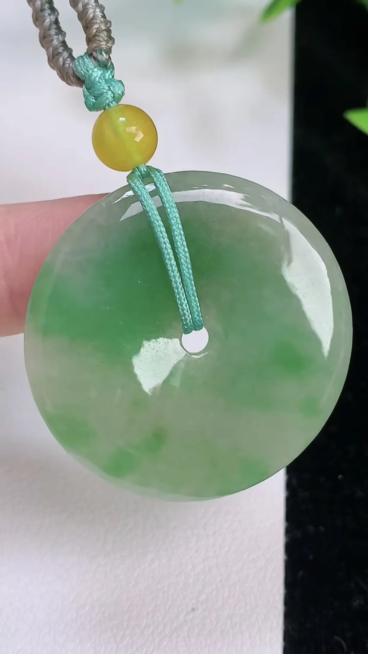 缅甸天然翡翠a货 老坑料起胶冰润 黄加绿平安扣吊坠，尺寸33.5-3.6mm  y  9.05