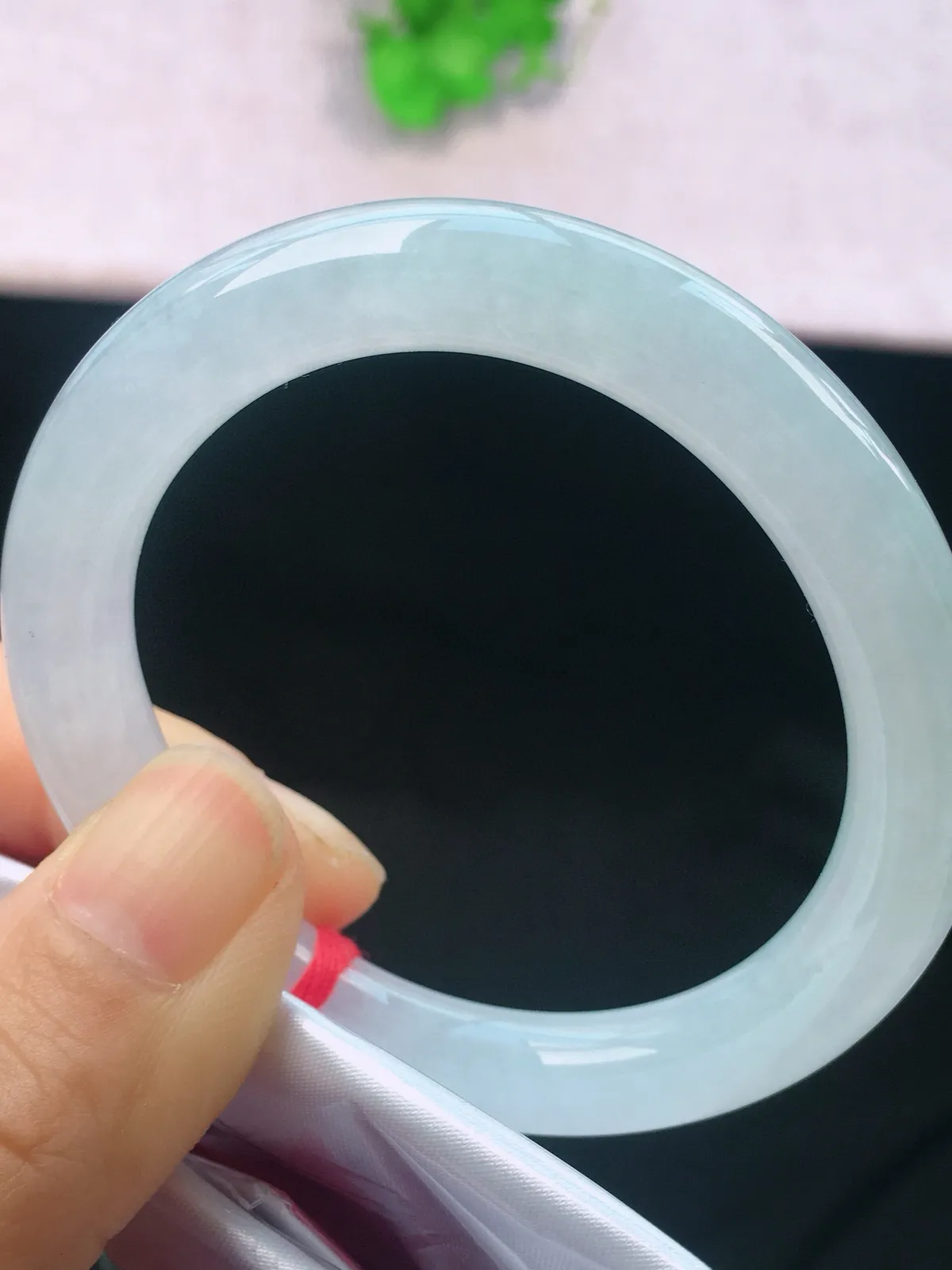 正圈51-52可戴，种老水足，尺寸53.8/9/9/47.5mm，白冰贵妃翡翠手镯